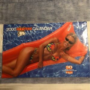 2000 Hooters Calendar with 3D Special Centerfold Designer Eyeglasses.